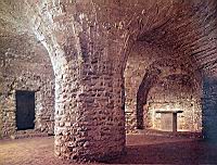Abbaye Saint-Michel-de-Cuxa, Crypte du 11e, Chapelle de la Vierge du Pessebre, Pilier (4)